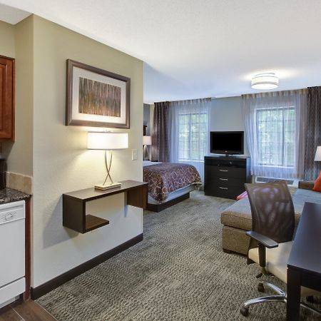Staybridge Suites Louisville - East By Ihg Esterno foto