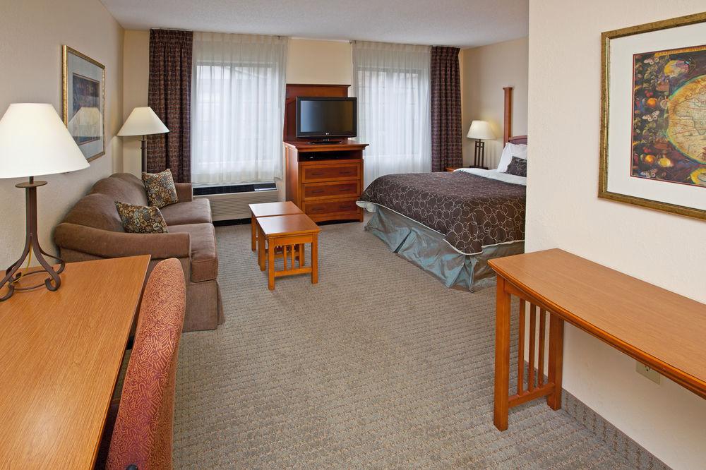 Staybridge Suites Louisville - East By Ihg Esterno foto