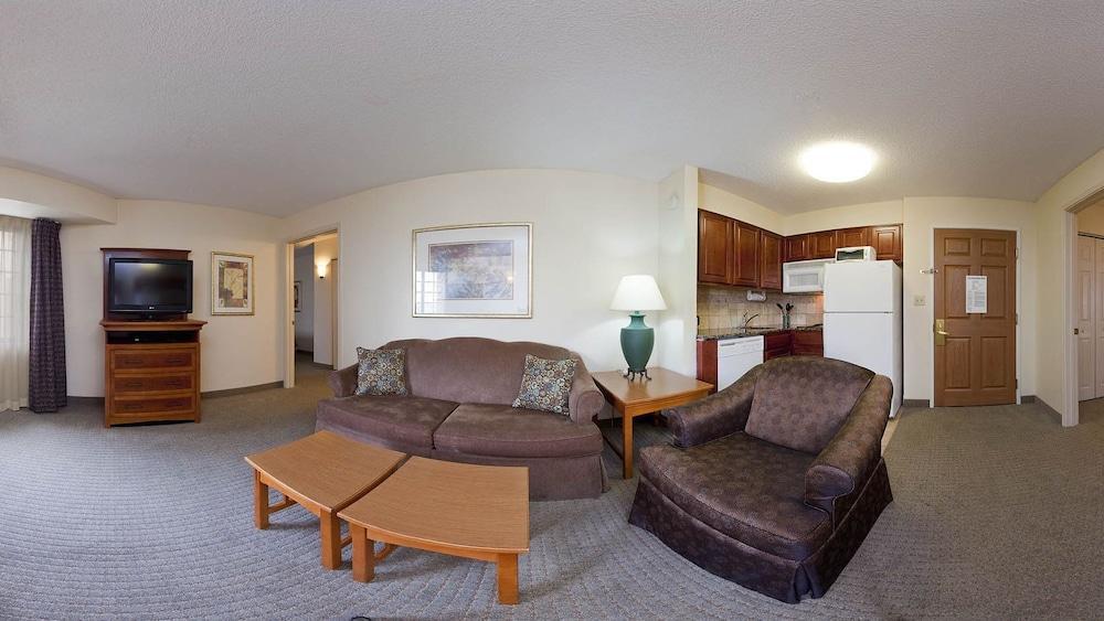 Staybridge Suites Louisville - East By Ihg Esterno foto