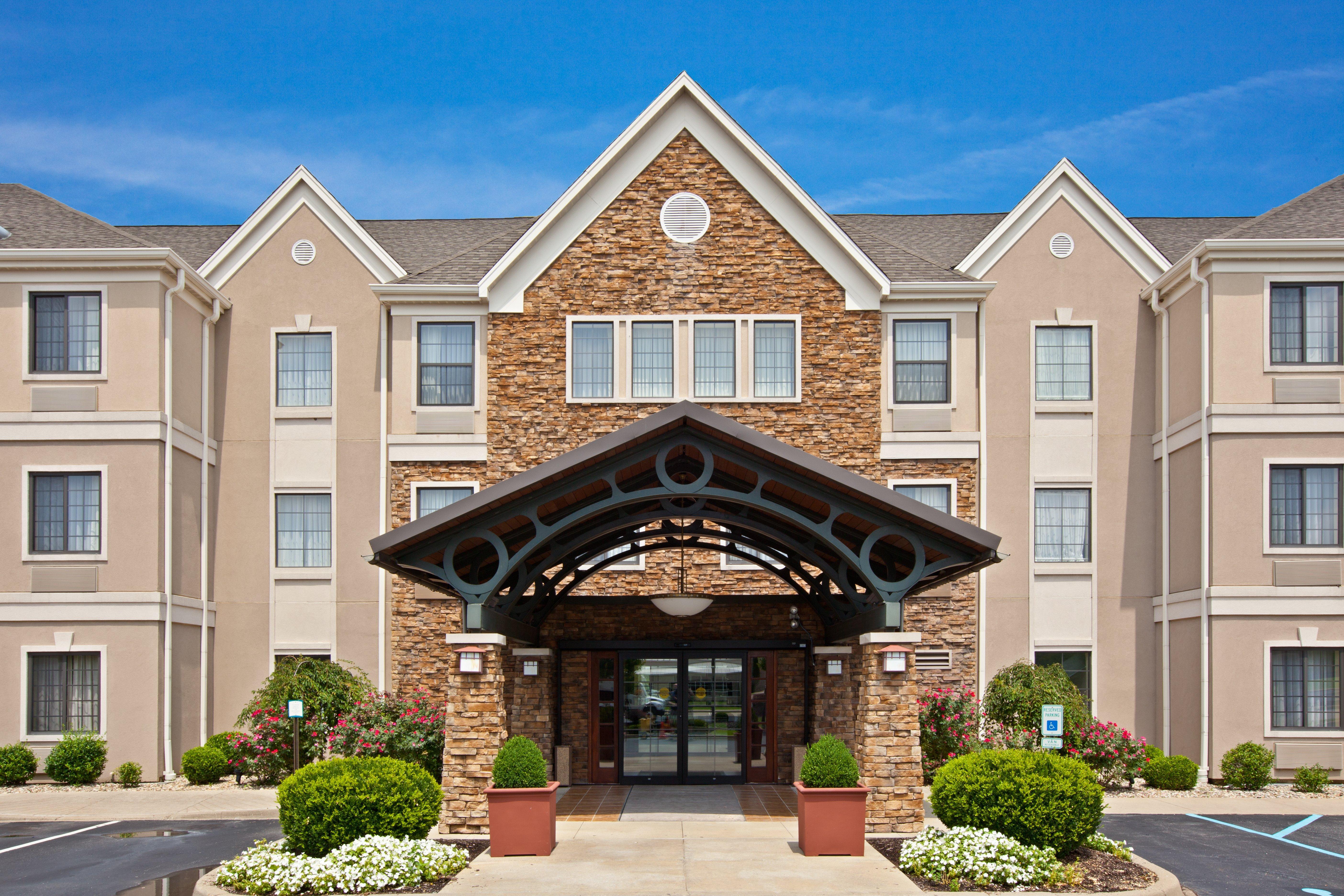 Staybridge Suites Louisville - East By Ihg Esterno foto