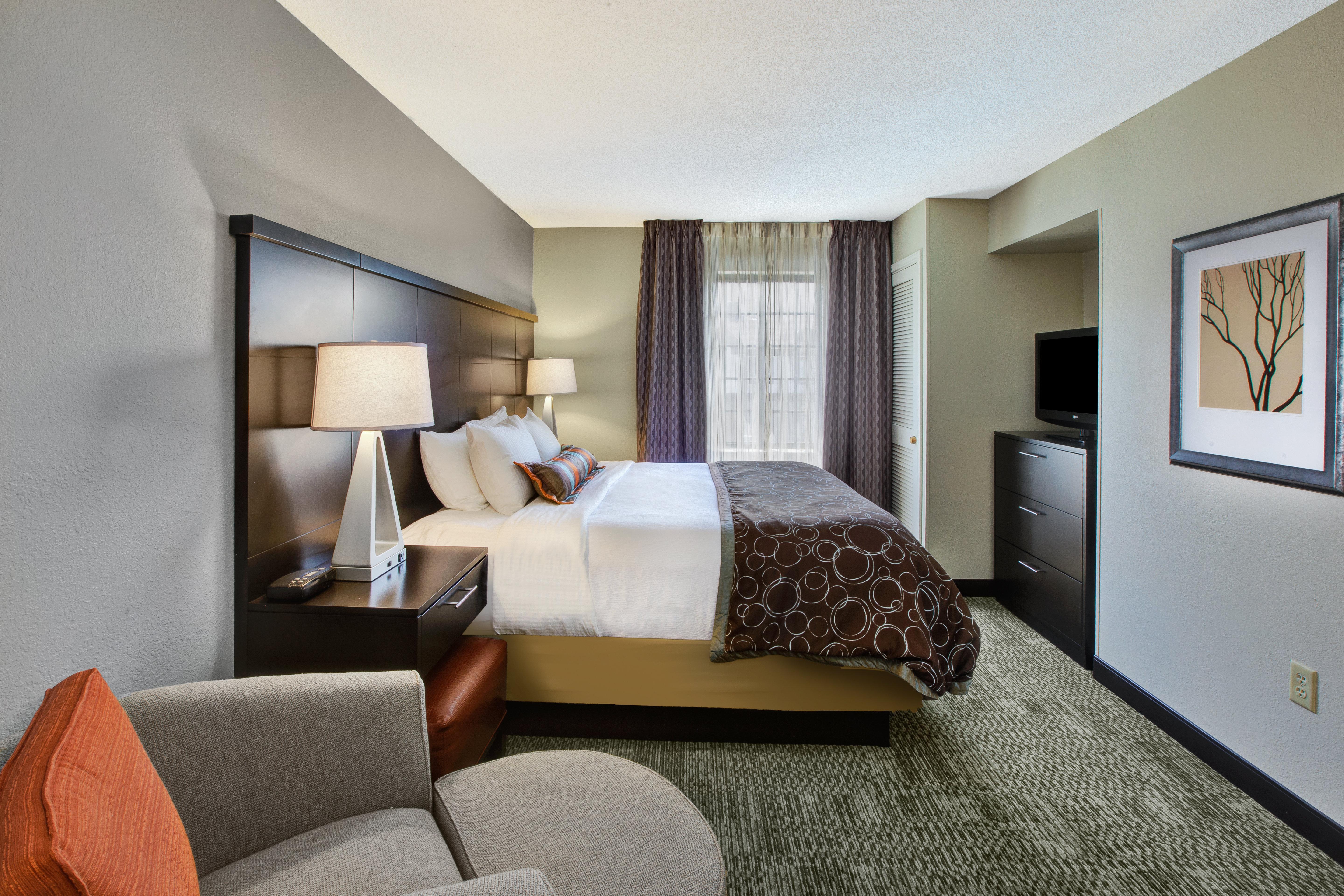Staybridge Suites Louisville - East By Ihg Esterno foto