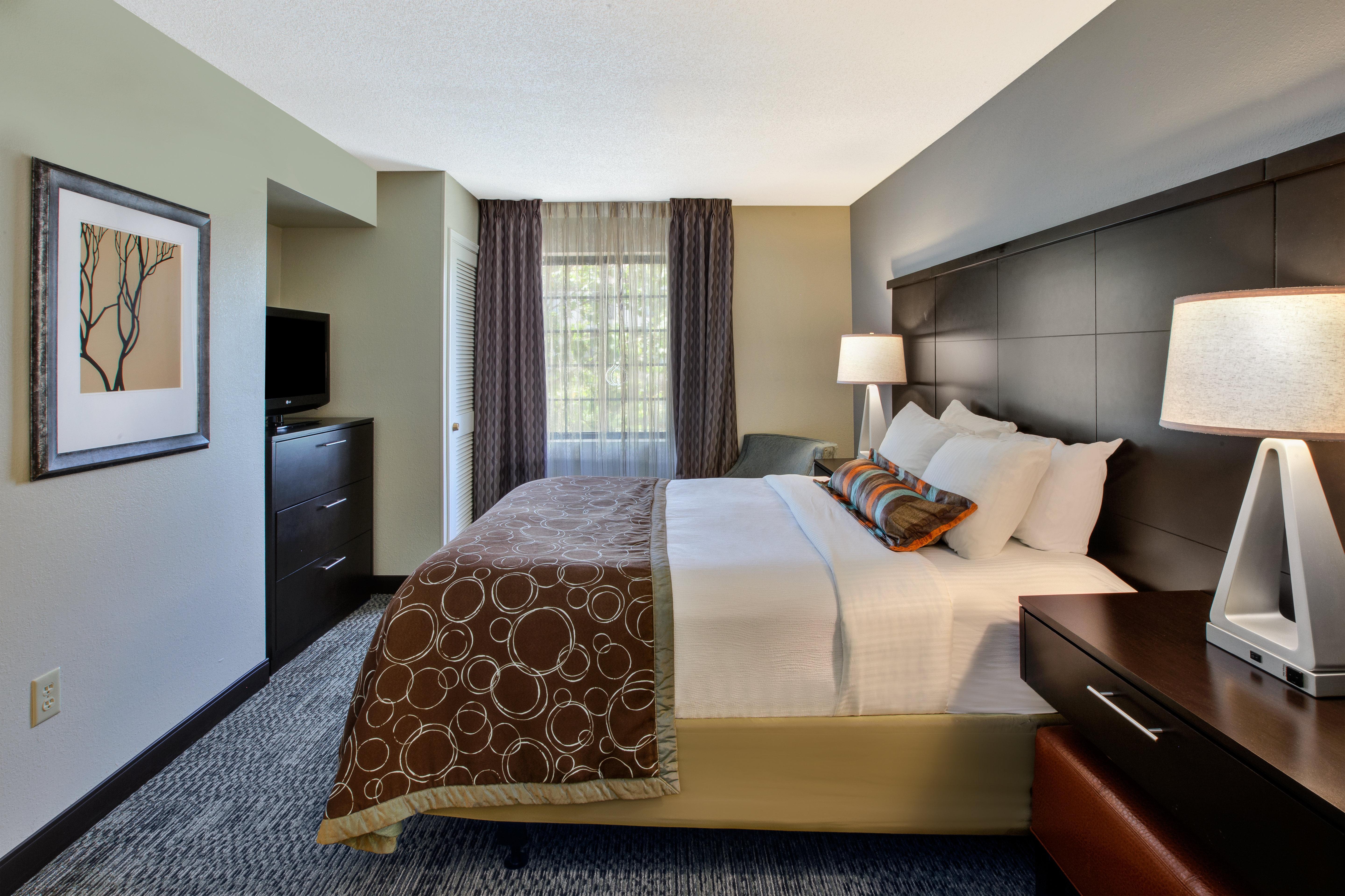 Staybridge Suites Louisville - East By Ihg Esterno foto