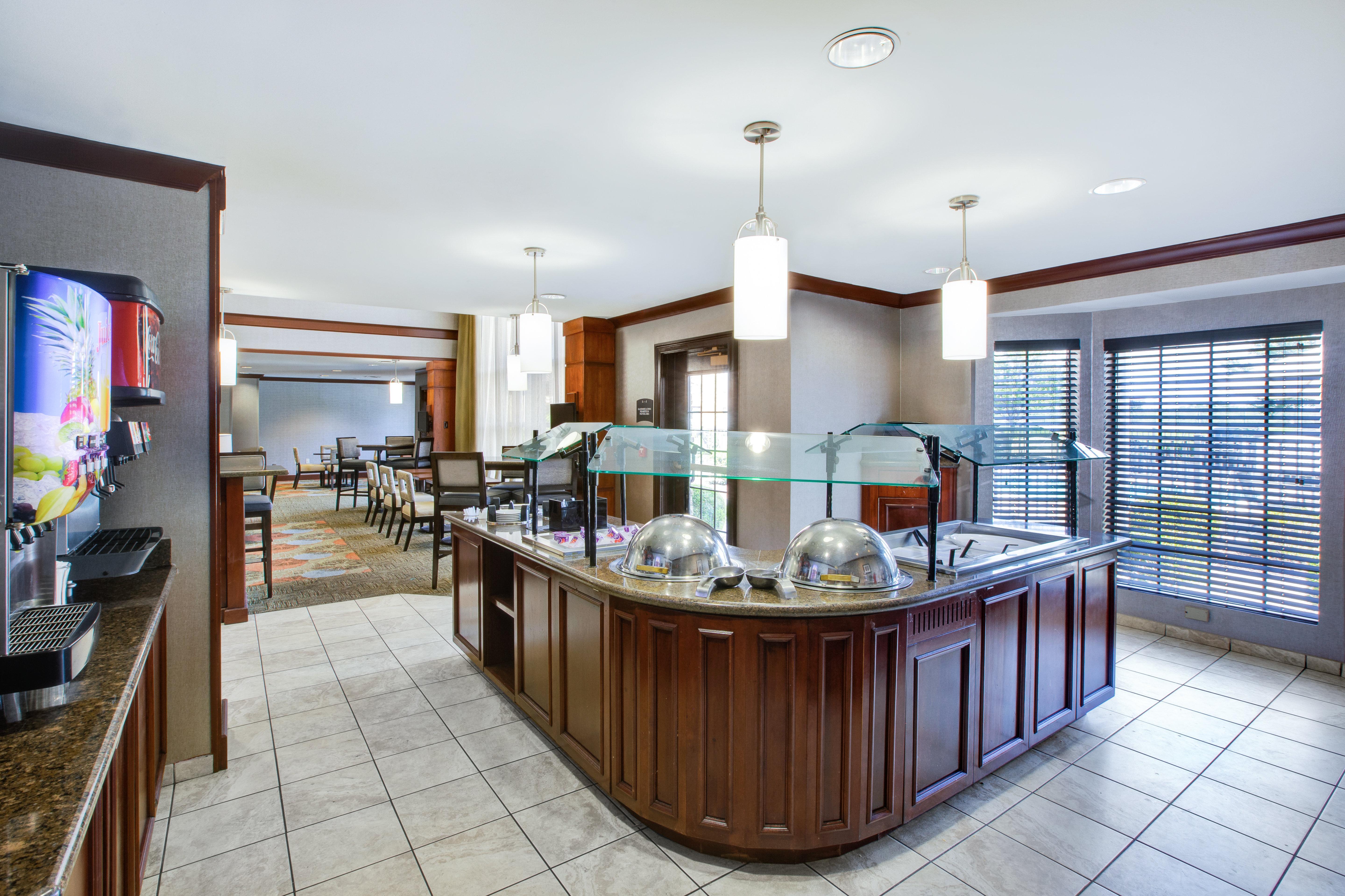 Staybridge Suites Louisville - East By Ihg Esterno foto