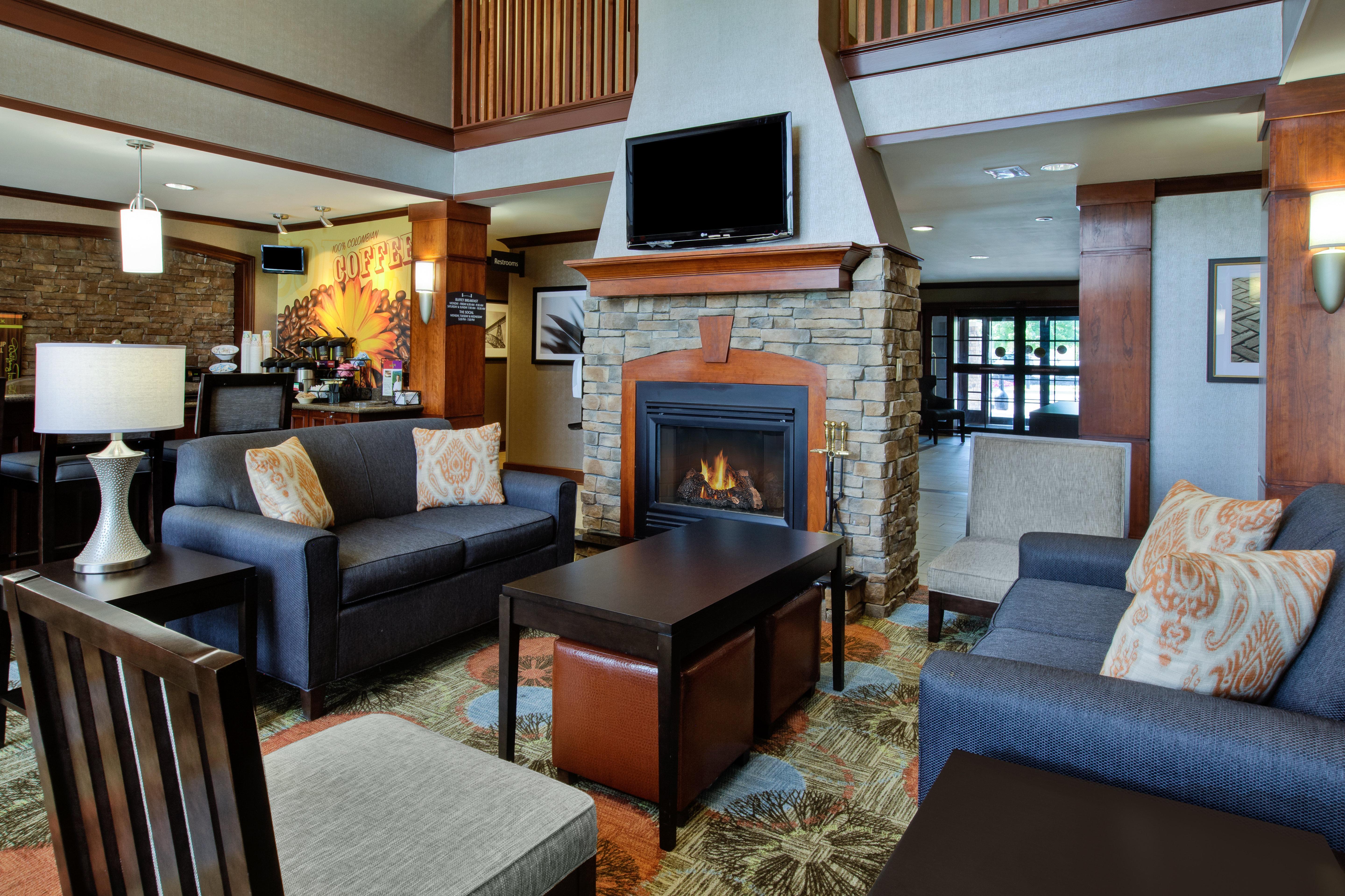 Staybridge Suites Louisville - East By Ihg Esterno foto