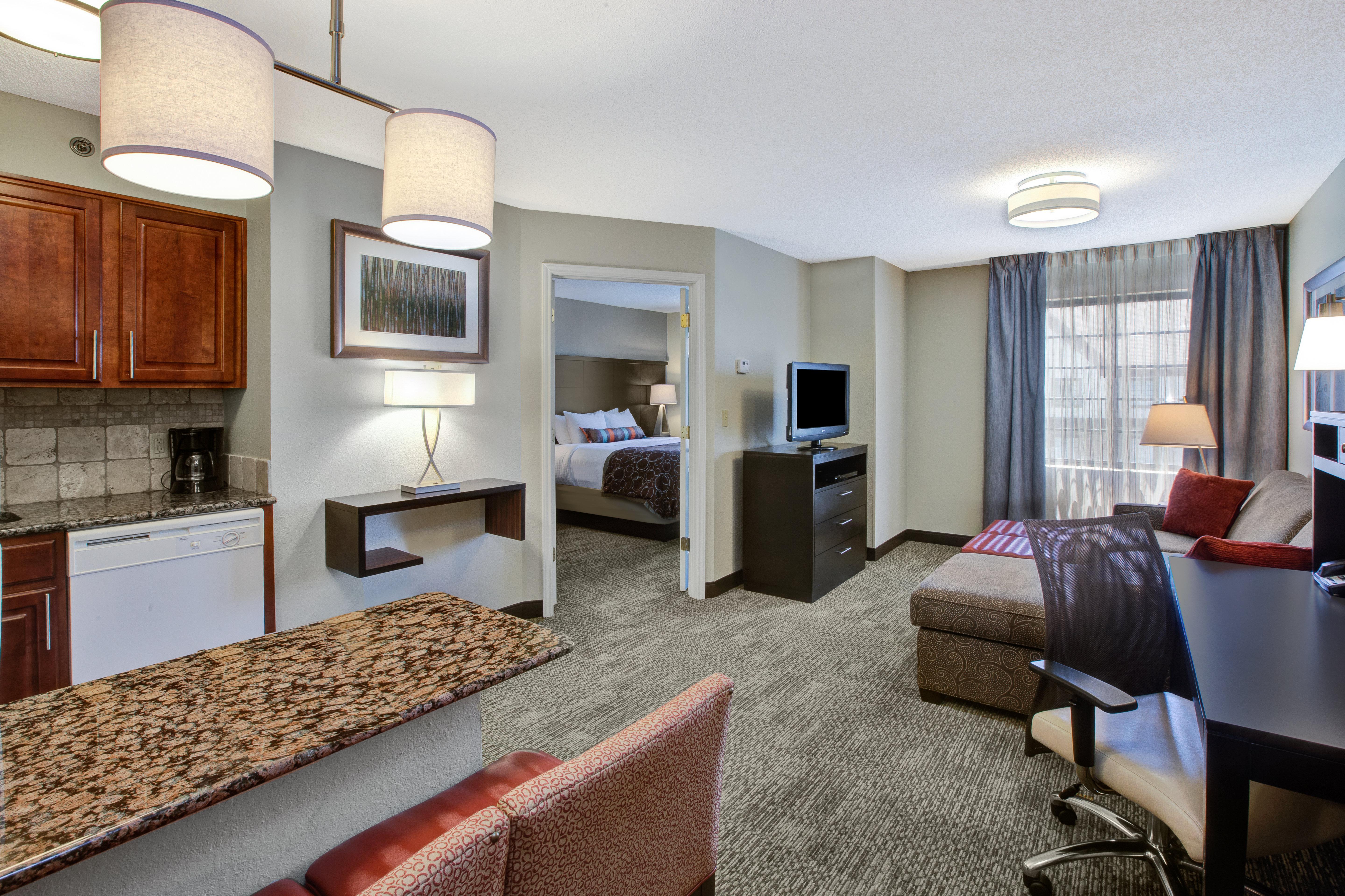 Staybridge Suites Louisville - East By Ihg Esterno foto