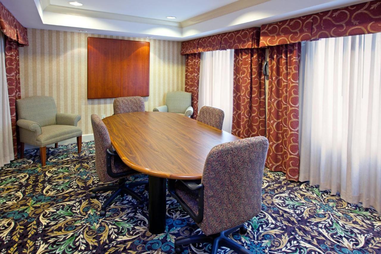 Staybridge Suites Louisville - East By Ihg Esterno foto