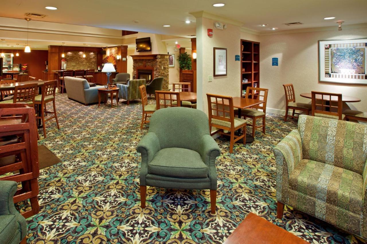 Staybridge Suites Louisville - East By Ihg Esterno foto